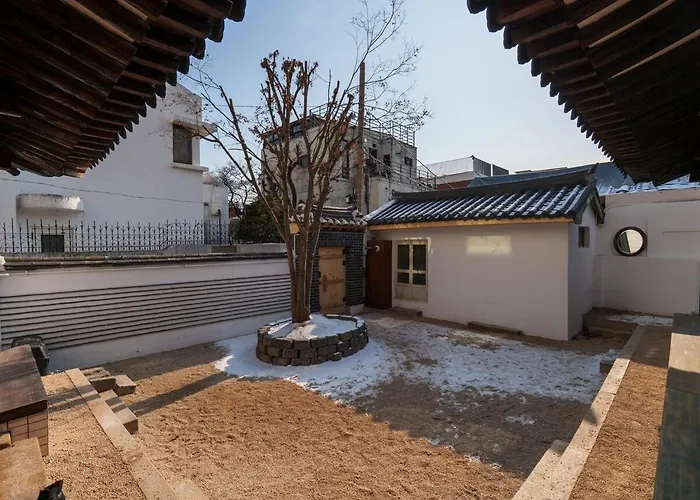 Near Gyeongbokgung Palace Private Hanok Villa