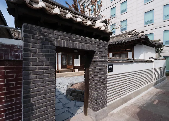 Near Gyeongbokgung Palace Private Hanok Villa Seul